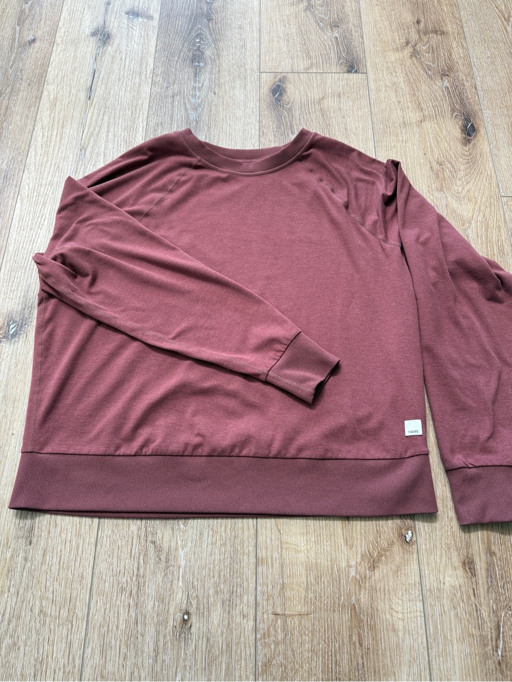 Vuori Women's Halo Modern Crew Long Sleeve Sweatshirt - Rusty Maroon